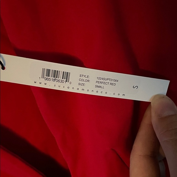 Susana Monaco Bold Red V-Neck Top - Picture 4 of 6